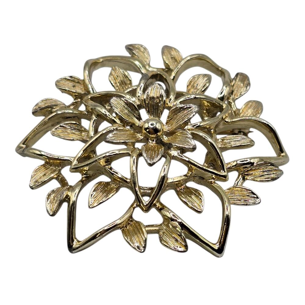 Vintage Brooch Peta Lure 60s 3D Open Work MCM Sarah Cov Book Piece Collectors